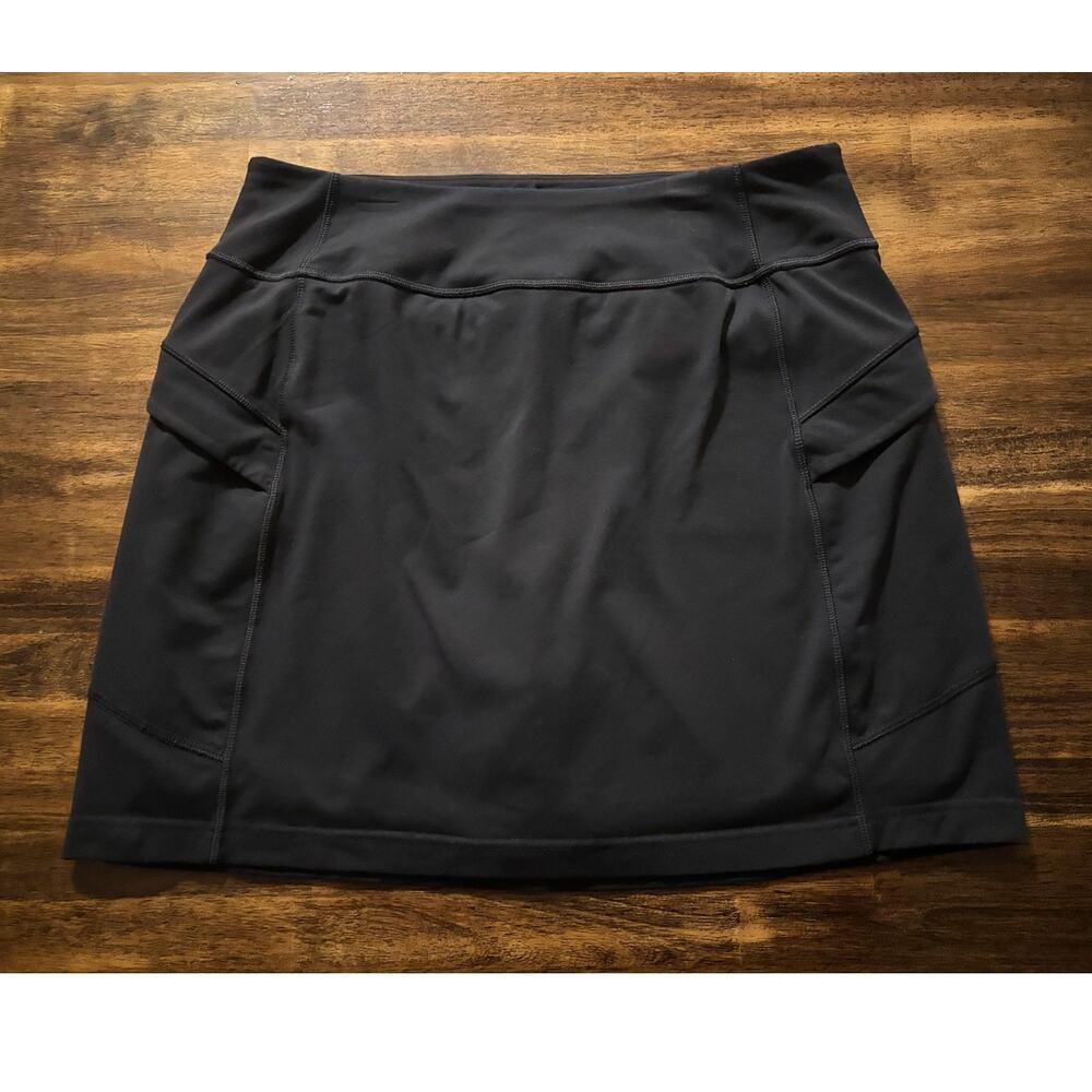 Duluth Trading Women’s Medium NoGA Namastash Skort Pull On Stretch Short